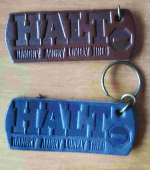 Schlüsselanhänger aus Leder "HALT"